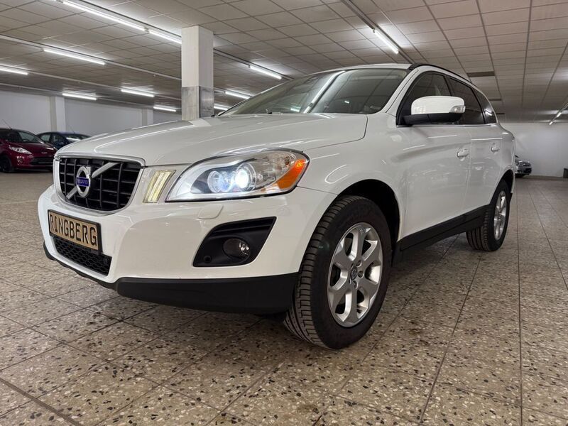 Weiß Gebraucht 2009 Volvo XC60 Momentum SUV | 7.398 € (Guter Preis) - Bild 1/4