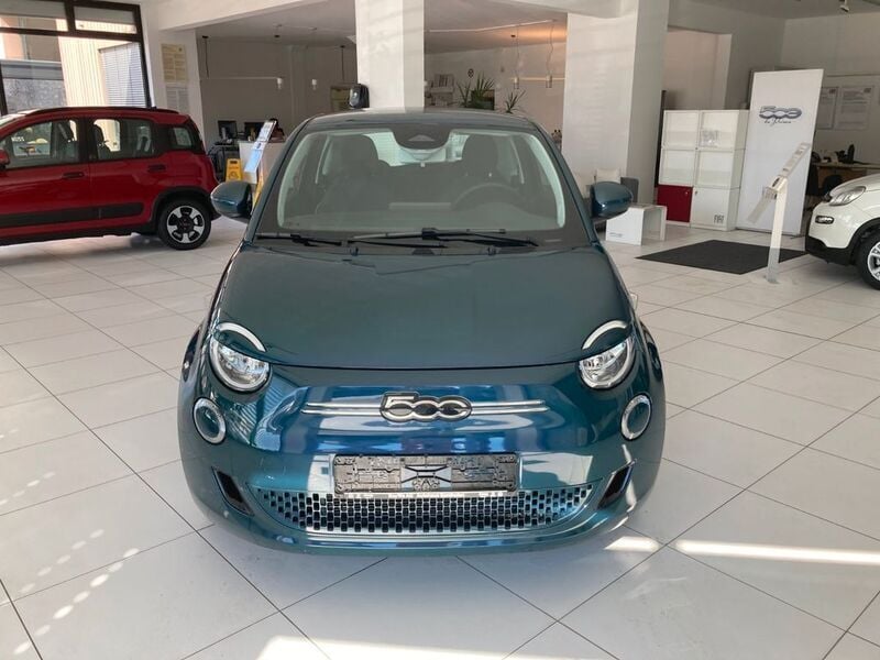 Grün Gebraucht 2024 Fiat 500e | 22.900 € (Guter Preis) - Bild 1/4