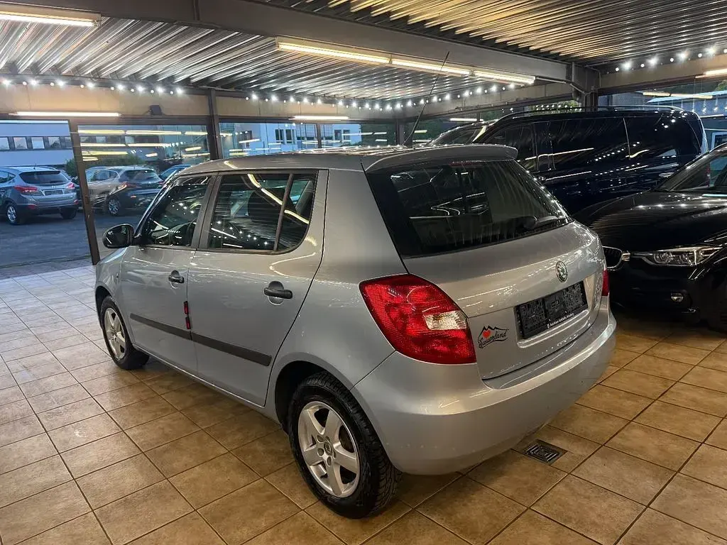 Gebraucht Skoda Fabia Classic 60 PS (44 kW) 2010 Blau Limousine