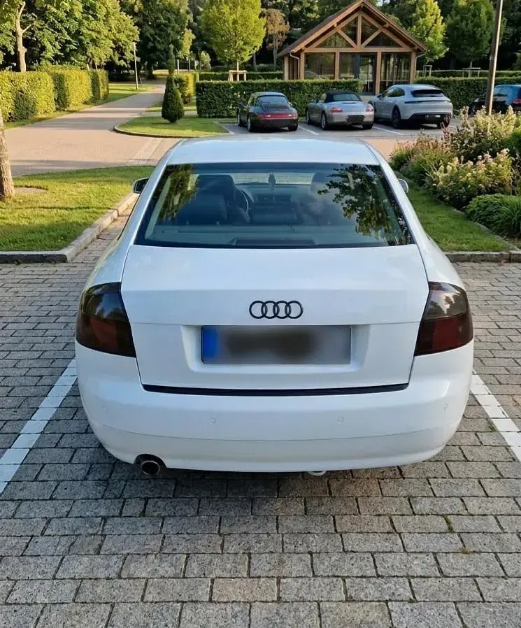 Gebraucht Audi A4 130 PS (95 kW) 2003 Weiß Limousine
