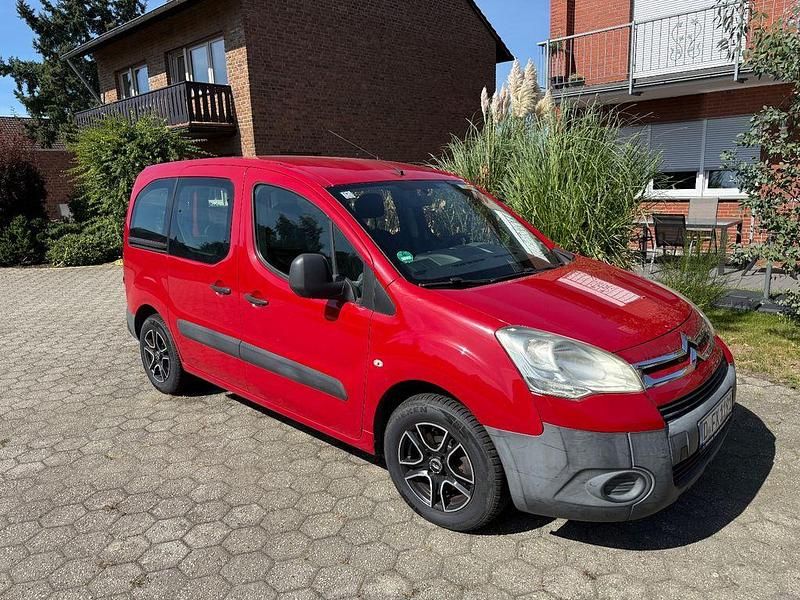Rot Gebraucht 2011 Citroën Berlingo Attraction Van / Kleinbus | 4.750 € (Fairer Preis) - Bild 1/4
