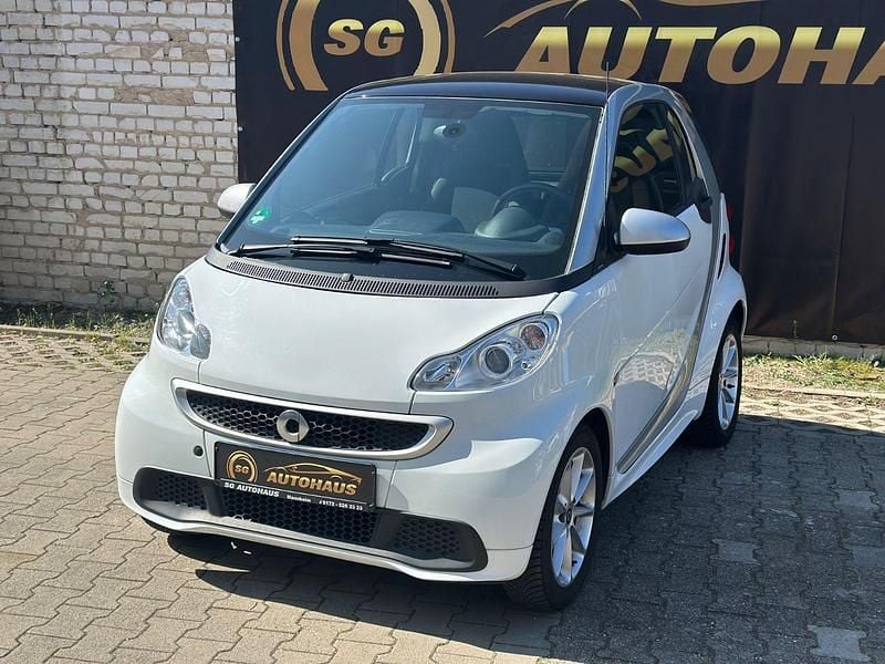 Gebraucht Smart ForTwo Coupé Basis 84 PS (61 kW) 2012 Tridionsicherheitszelle silbe Kleinwagen