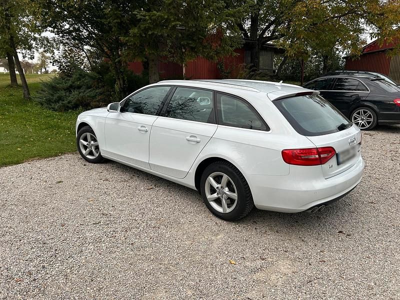 Gebraucht Audi A4 150 PS (110 kW) 2013 Weiß Kombi