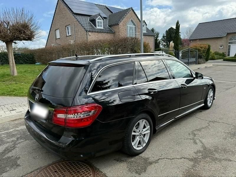 Gebraucht Mercedes E250 AMG 204 PS (150 kW) 2010 Schwarz Kombi