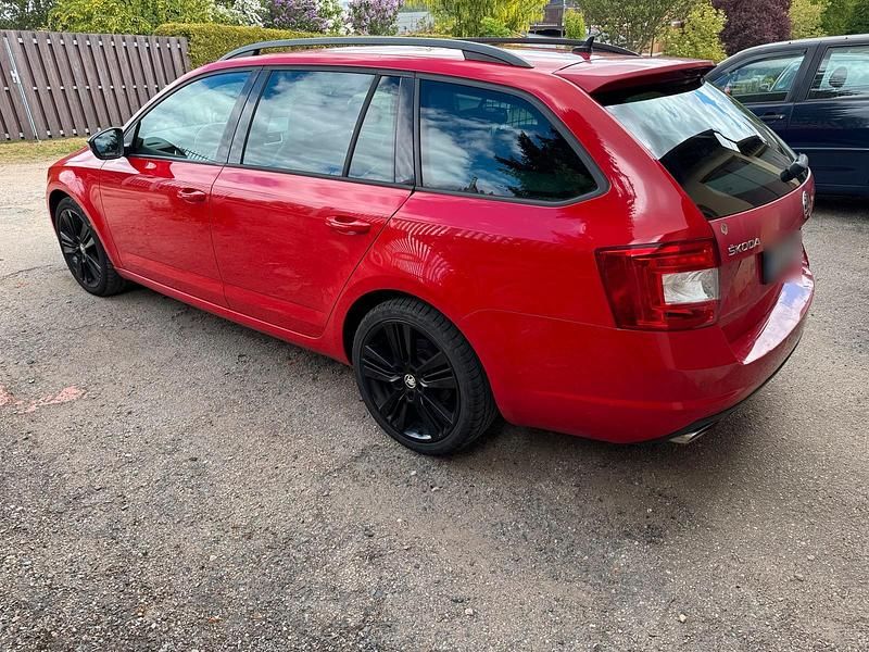 Gebraucht Skoda Octavia RS 184 PS (135 kW) 2015 Rot Kleinwagen