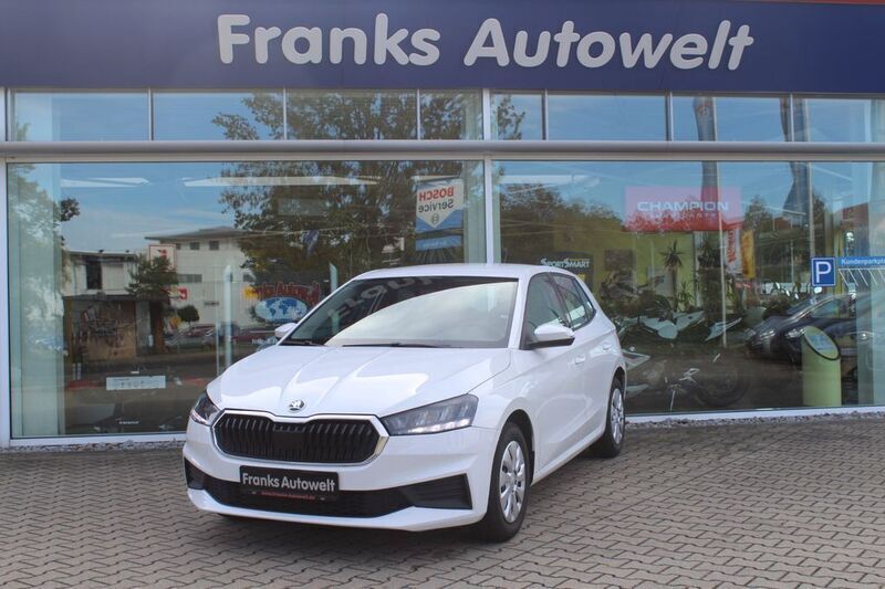 Candyweiss Gebraucht 2021 Skoda Fabia Active Limousine | 12.700 € (Guter Preis) - Bild 1/4