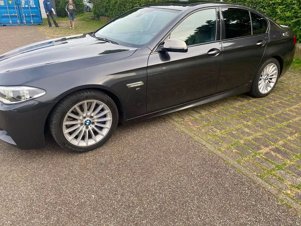 Gebraucht BMW M550 Sport Line 381 PS (280 kW) 2014 Grau Limousine