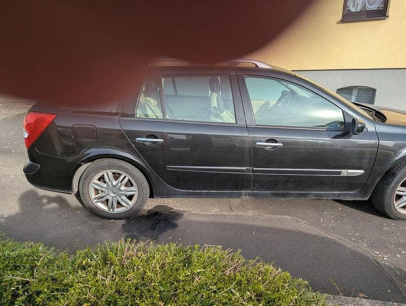 Gebraucht Renault Laguna GrandTour Initiale 170 PS (125 kW) 2006 Braun Kombi