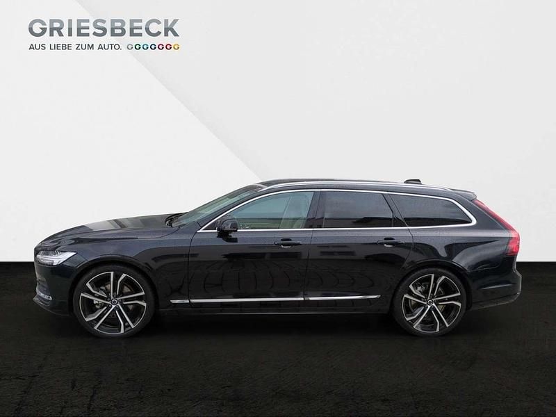 Gebraucht Volvo V90 Ultimate 197 PS (144 kW) 2024 Onyx black / metallic Kombi