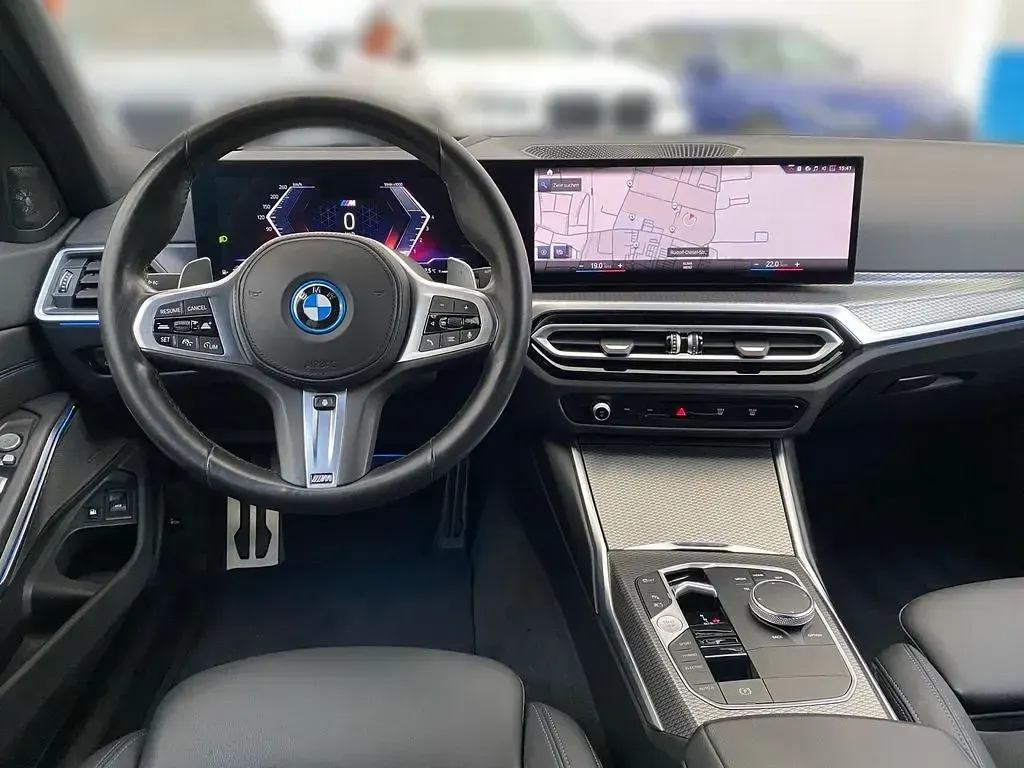Gebraucht BMW 330e Shadowline 292 PS (214 kW) 2022 Weiß Kombi