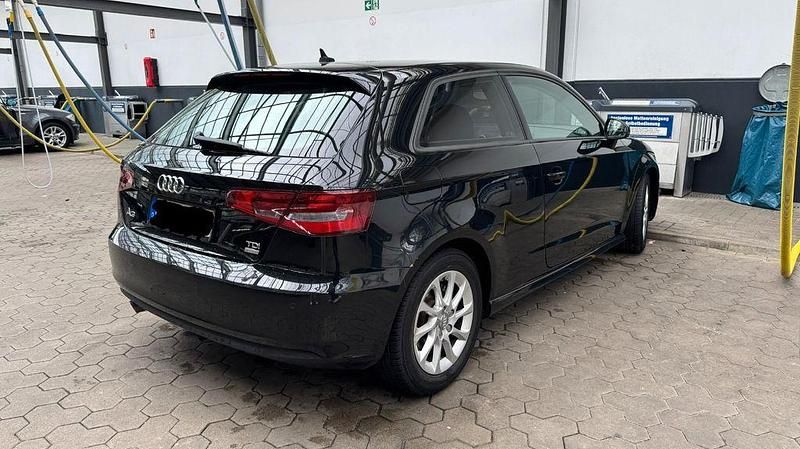 Gebraucht Audi A3 Attraction 110 PS (80 kW) 2014 Schwarz Limousine