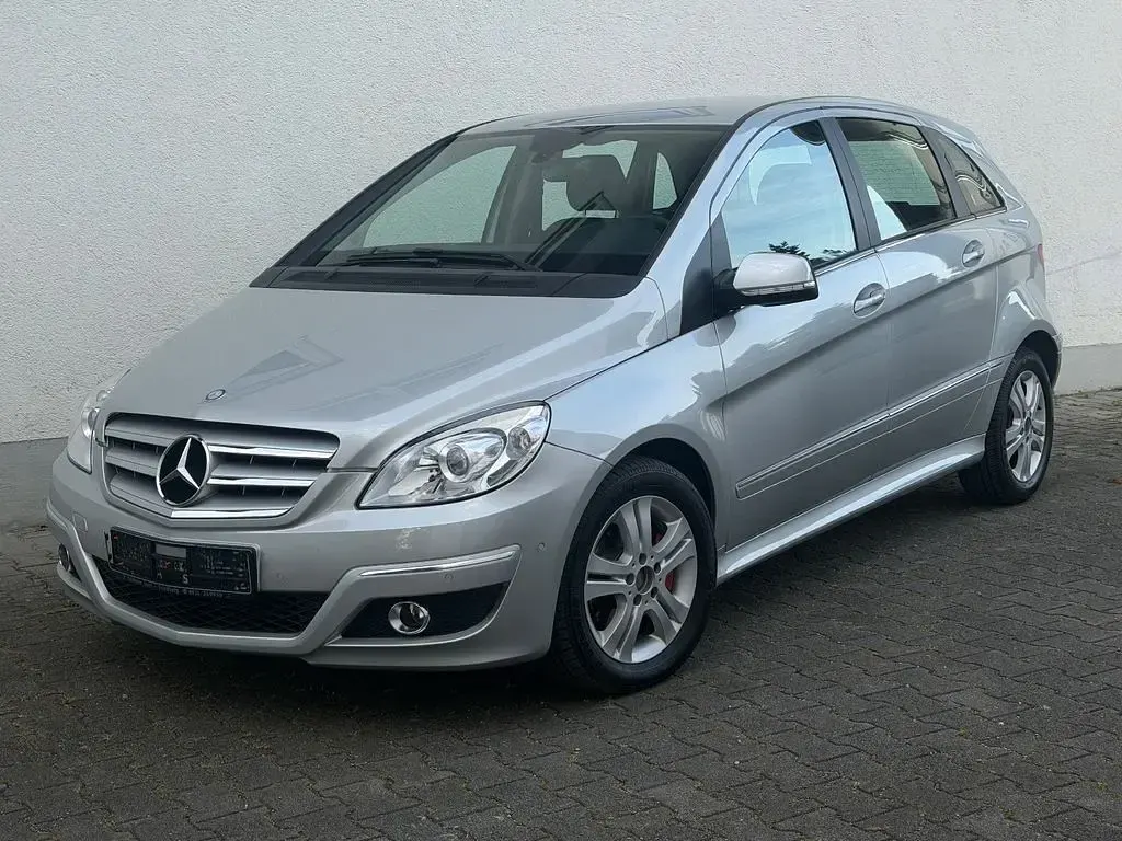 Gebraucht Mercedes B200 140 PS (102 kW) 2009 Silber Van / Kleinbus