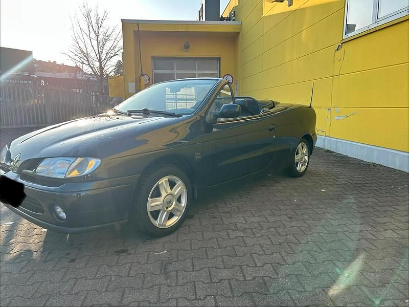 Gebraucht Renault Mégane Cabriolet 90 PS (66 kW) 1998 Schwarz Cabrio