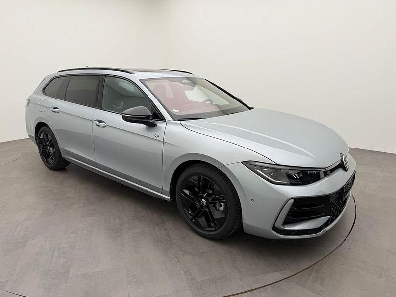 Gebraucht VW Passat 265 PS (194 kW) 2024 Silber Kombi