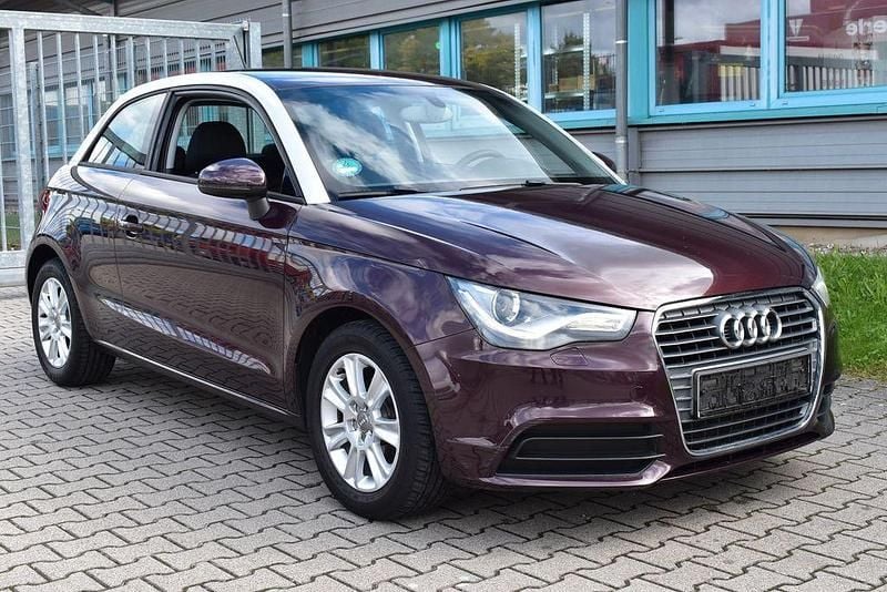 Silber Gebraucht 2011 Audi A1 Attraction Kleinwagen | 6.999 € (Guter Preis) - Bild 1/4
