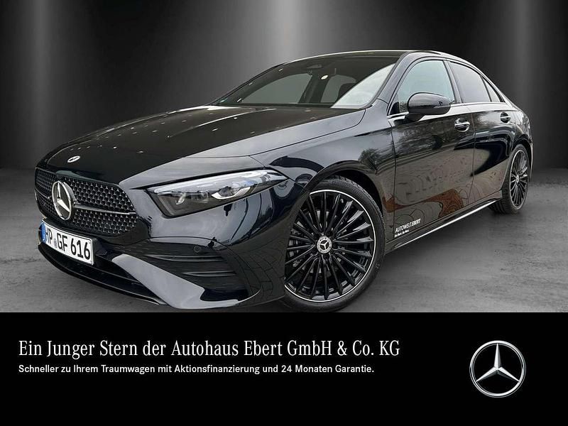 lack kosmosschwarz Gebraucht 2025 Mercedes A200 AMG Kleinwagen | 40.890 € - Bild 1/4