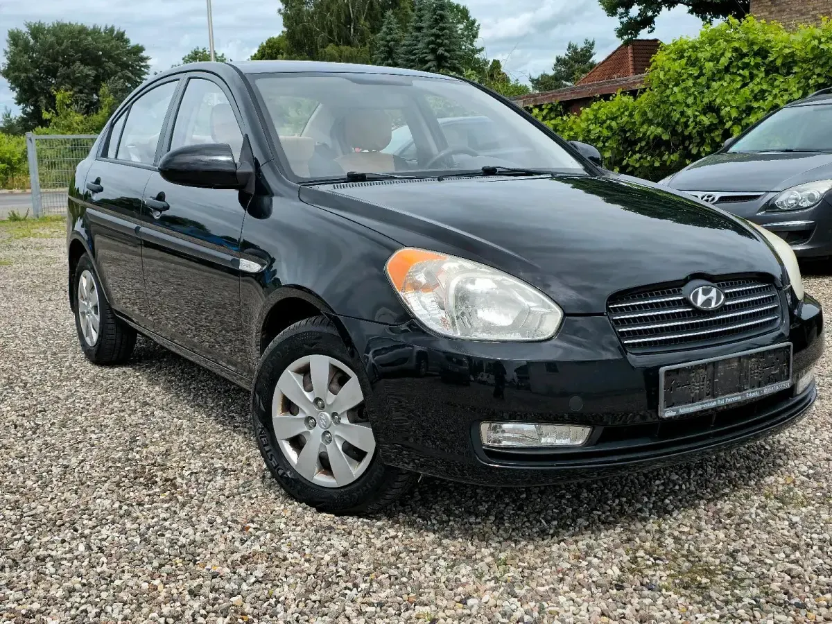 Gebraucht Hyundai Accent 96 PS (70 kW) 2009 Schwarz Limousine