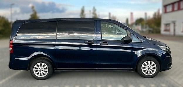Blau Gebraucht 2020 Mercedes Vito Edition Van / Kleinbus | 25.900 € (Superpreis) - Bild 1/4
