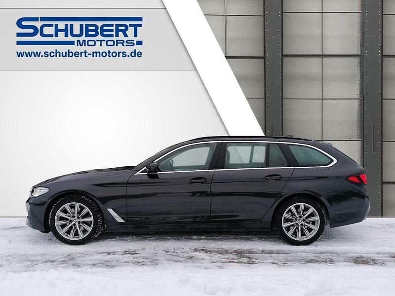 Gebraucht BMW 520 190 PS (139 kW) 2020 Sophistograu brillanteffekt metalli Kombi
