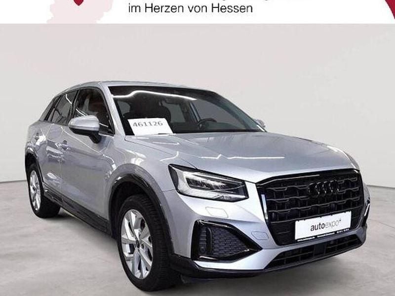 Florettsilber metallic Gebraucht 2023 Audi Q2 Advanced SUV | 22.990 € (Guter Preis) - Bild 1/4