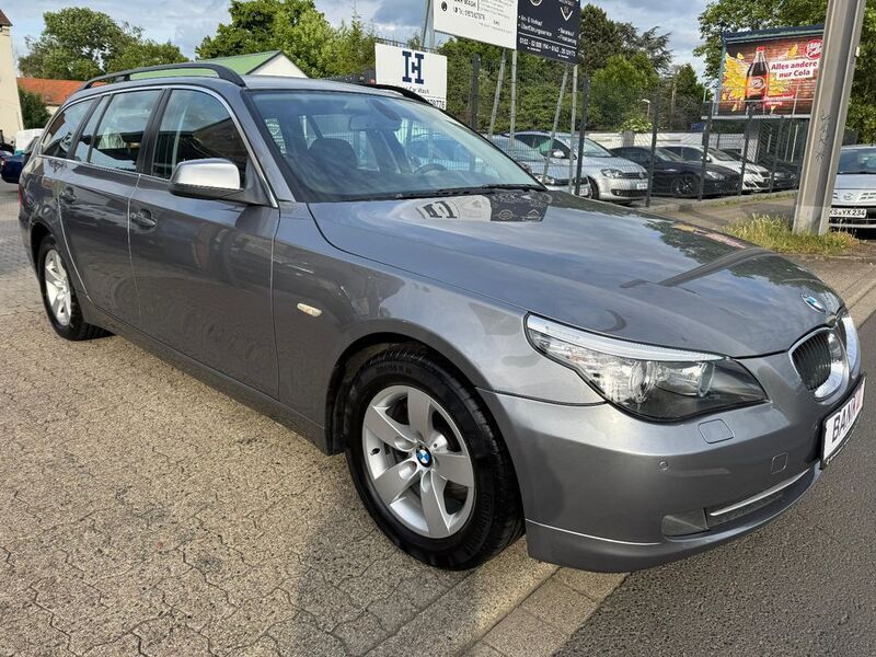 Grau Gebraucht 2010 BMW 520 Advantage Kombi | 7.499 € (Guter Preis) - Bild 1/4