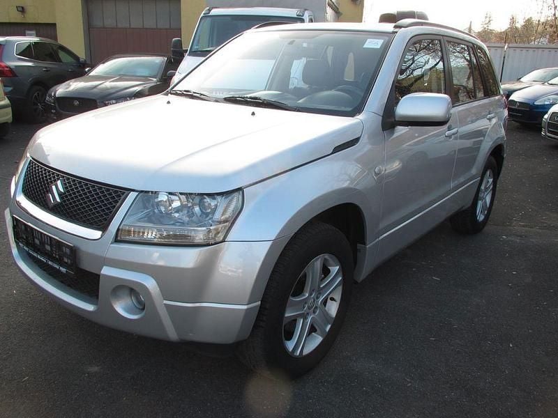 Silber Gebraucht 2008 Suzuki Grand Vitara SUV | 5.950 € (Fairer Preis) - Bild 1/4