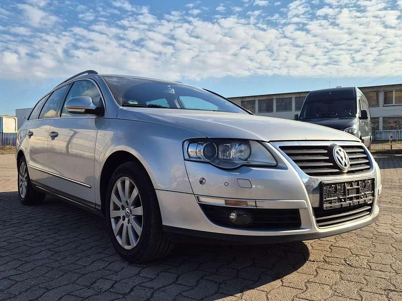 Gebraucht VW Passat Comfortline 140 PS (102 kW) 2009 Reflex silver metallic Kombi