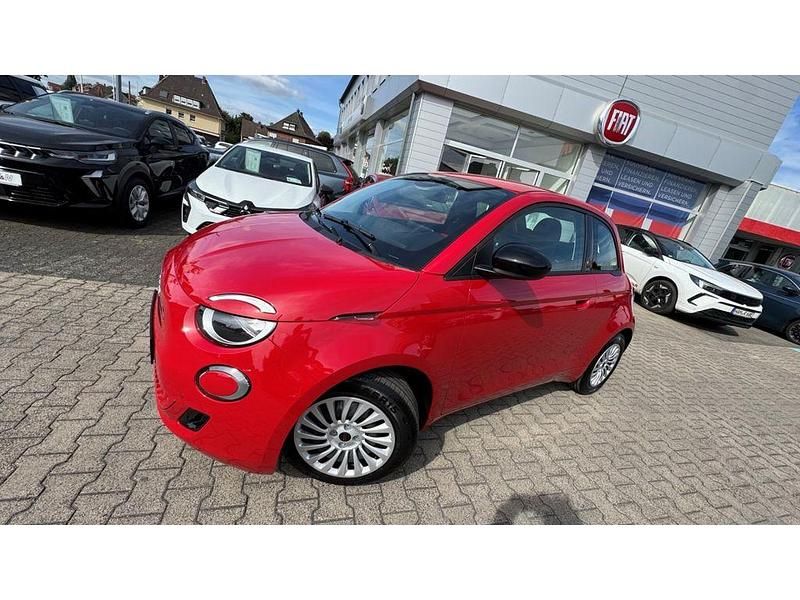 Neu Fiat 500e Red 69 kW (95 PS) 2025 Rot Kleinwagen