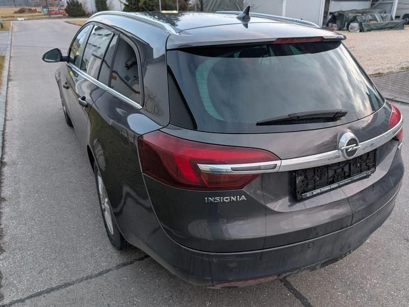 Gebraucht Opel Insignia Business 131 PS (96 kW) 2014 Grau Kombi