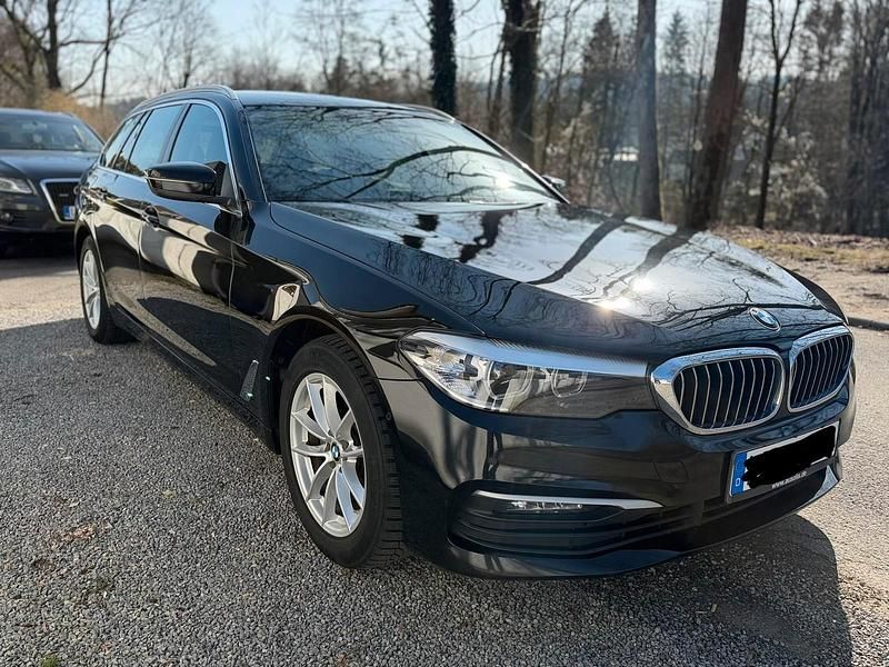 Gebraucht BMW 520 190 PS (139 kW) 2018 Schwarz Kombi