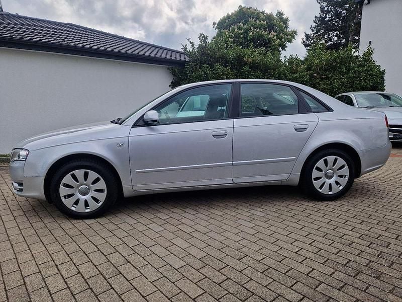 Second-hand Audi A4 Premium 131 CP (96 kW) 2005 Argintiu Berlinǎ
