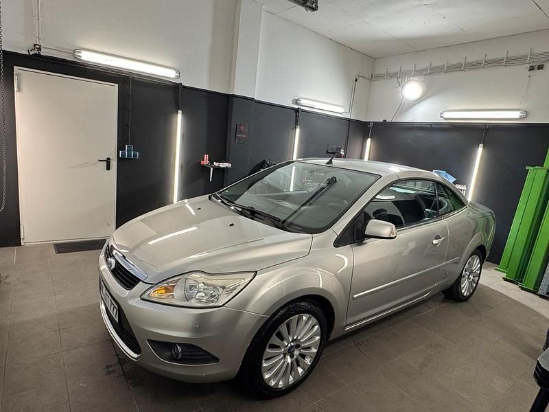Gebraucht Ford Focus Titanium 145 PS (106 kW) 2008 Grau Cabrio