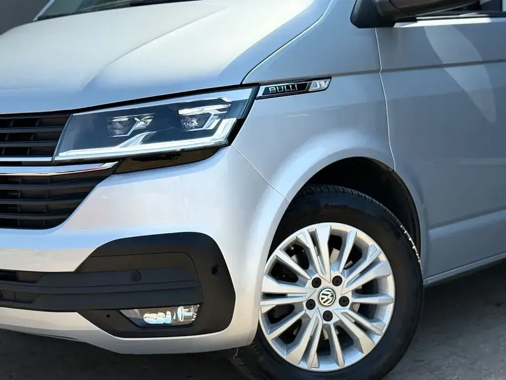 Gebraucht VW Multivan 150 PS (110 kW) 2020 Silber Van / Kleinbus