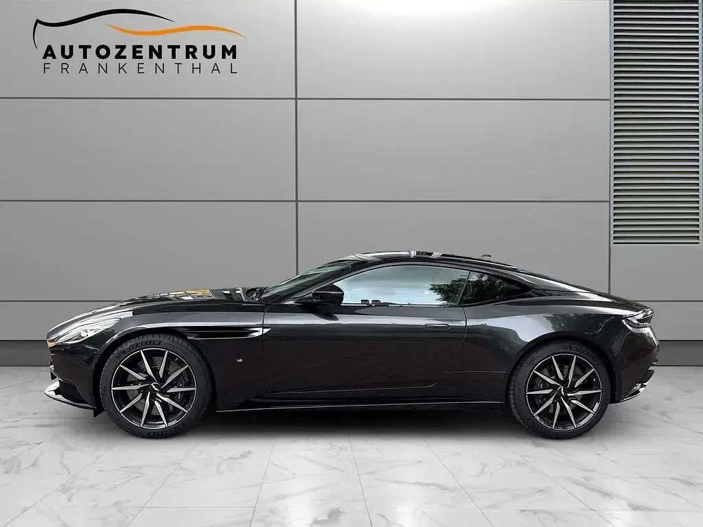 Gebraucht Aston Martin DB11 609 PS (447 kW) 2018 Ceramic grey Coupé
