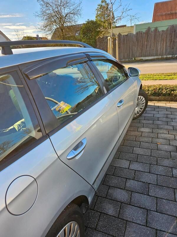Silber Gebraucht 2011 VW Passat Kombi | 3.250 € (Superpreis) - Bild 1/4