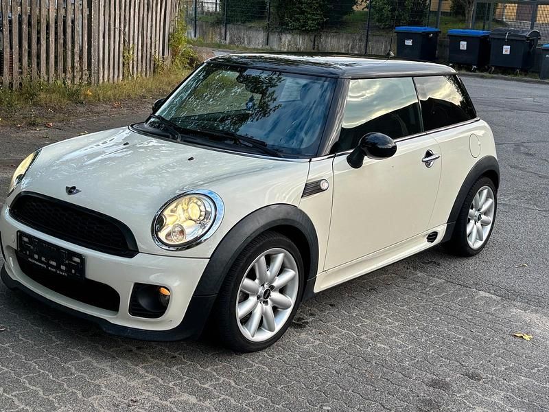 Weiß Gebraucht 2008 Mini Cooper Kleinwagen | 4.200 € - Bild 1/4