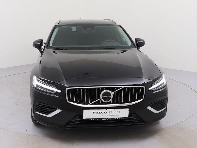 Gebraucht Volvo V60 Core 398 PS (292 kW) 2025 Schwarz Kombi