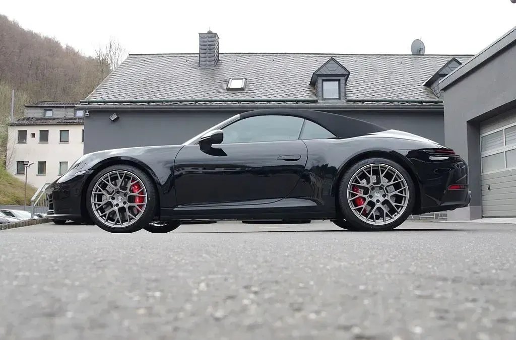 Gebraucht Porsche 992 Chrono 480 PS (353 kW) 2025 Schwarz Cabrio