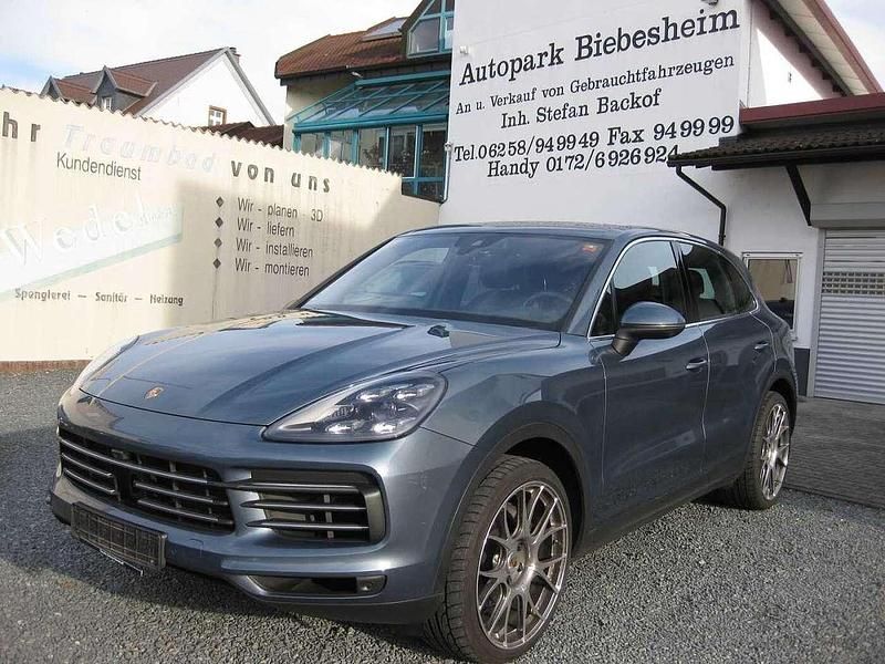 Biskayablaumetallic (metallic) Gebraucht 2018 Porsche Cayenne SUV | 36.999 € (Superpreis) - Bild 1/4