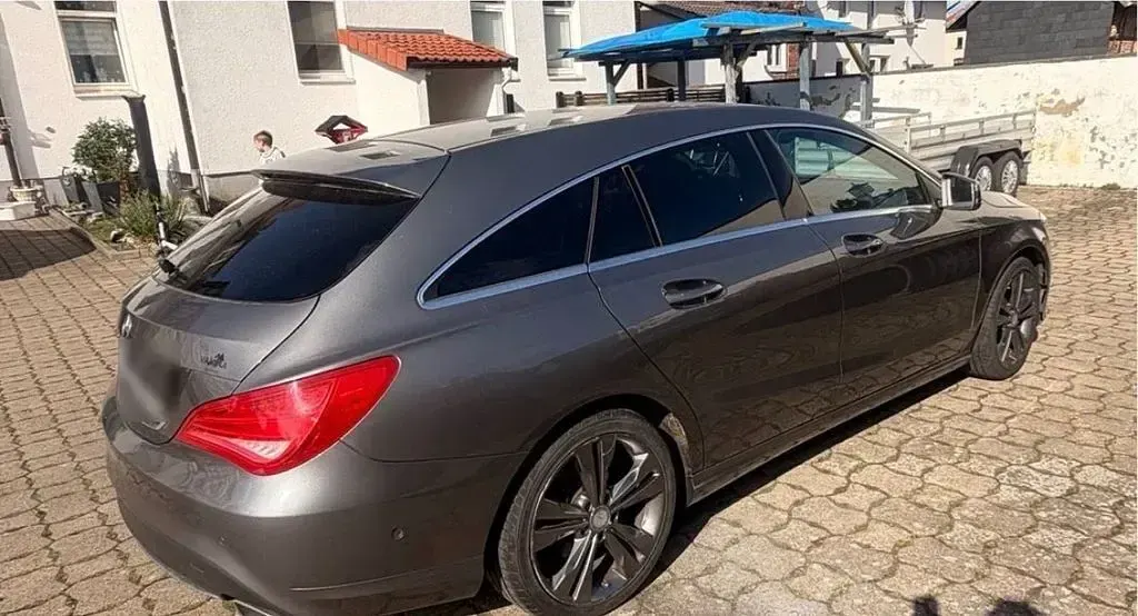 Gebraucht Mercedes CLA200 136 PS (100 kW) 2015 Grau Coupé