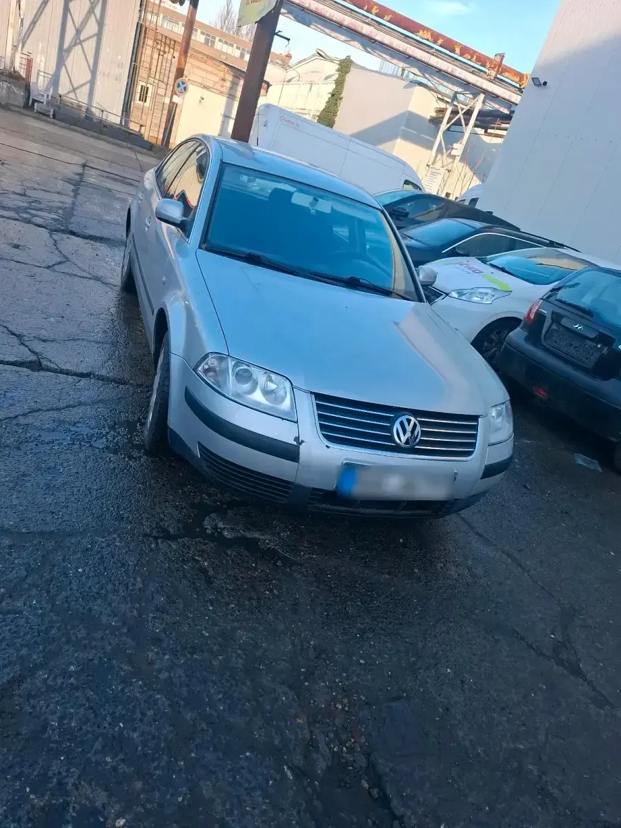 Usata VW Passat 102 CV (75 kW) 2000 Argento Berlina