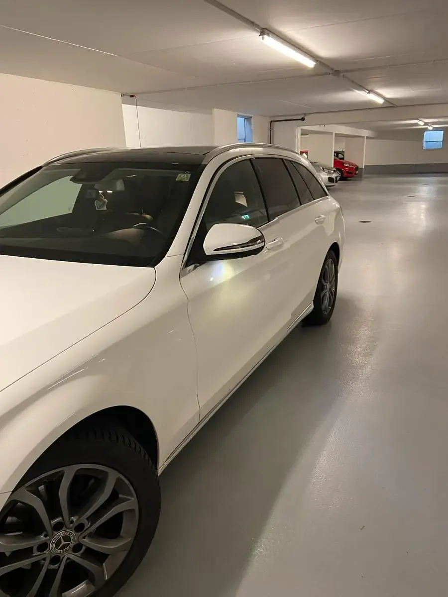 Gebraucht Mercedes C180 159 PS (116 kW) 2015 Weiß Kombi