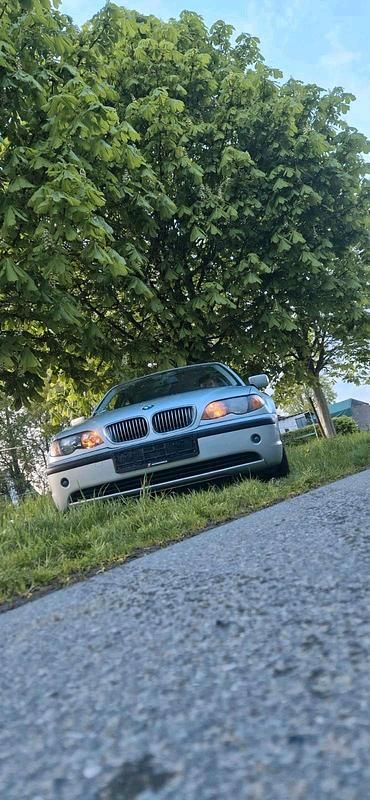 Używany BMW 320 170 KM (125 kW) 2003 Szary Sedan/Limuzyna