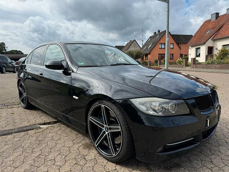 Schwarz Gebraucht 2007 BMW 335 Sport Line Limousine | 4.590 € - Bild 1/4