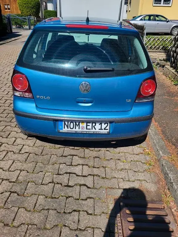 Gebraucht VW Polo 64 PS (47 kW) 2006 Blau Kleinwagen