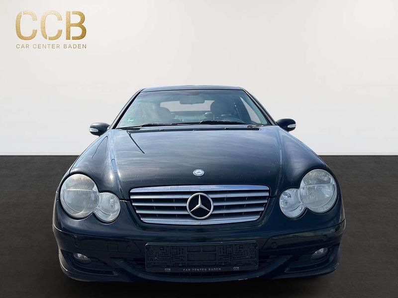 Gebraucht Mercedes C220 150 PS (110 kW) 2007 Obsidianschwarz Coupé