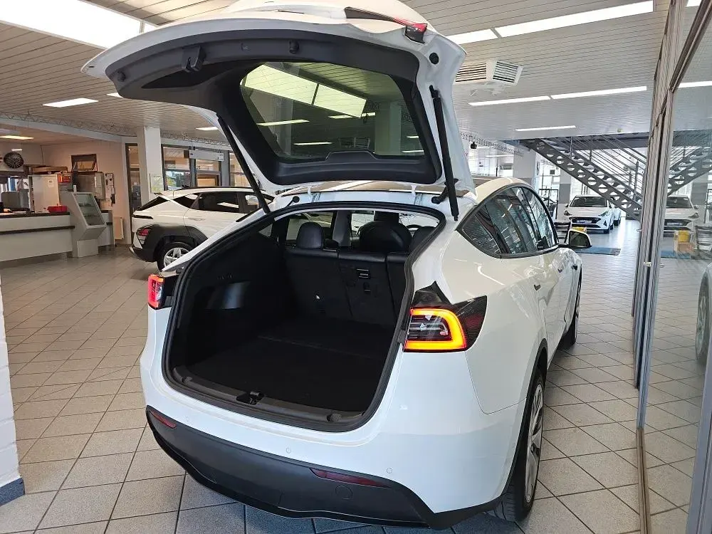 Gebraucht Tesla Model Y 378 kW (514 PS) 2022 Weiß SUV