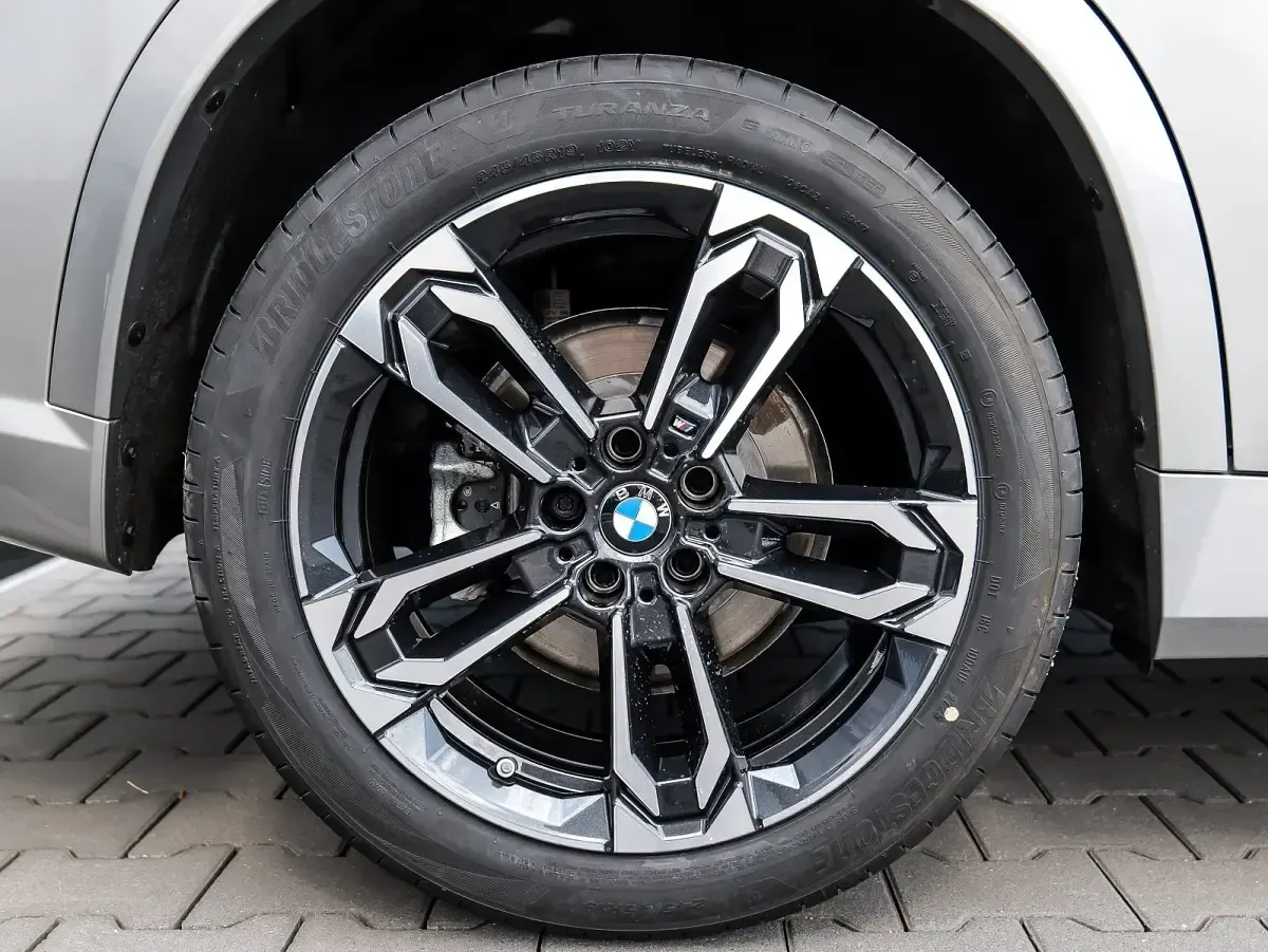 Gebraucht BMW X1 M Sport 197 PS (144 kW) 2025 Spacesilber metallic SUV