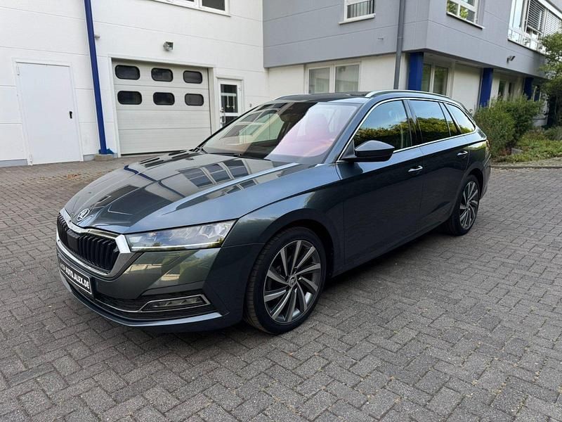 Schwarz Gebraucht 2021 Skoda Octavia First Edition Kombi | 16.660 € (Fairer Preis) - Bild 1/4