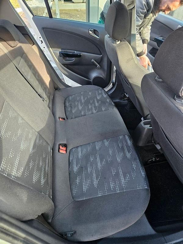 Gebraucht Opel Corsa Color Edition 87 PS (63 kW) 2011 Grau Kleinwagen